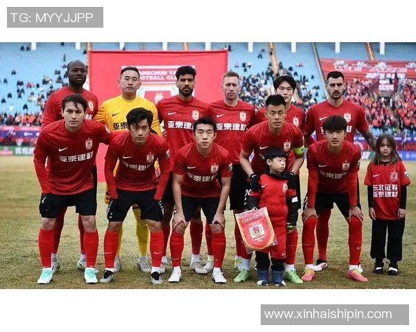 中国男篮在昆山迎战立陶宛全力以赴争取胜利的精彩对决 中国男篮在昆山迎战立陶宛全力以赴争取胜利的精彩对决