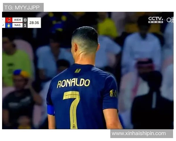 足球明星背影转场瞬间展现运动魅力与拼搏精神的完美结合 足球明星背影转场瞬间展现运动魅力与拼搏精神的完美结合